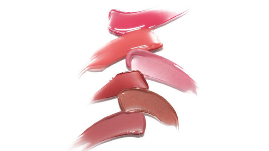 ليب جلوس لامع