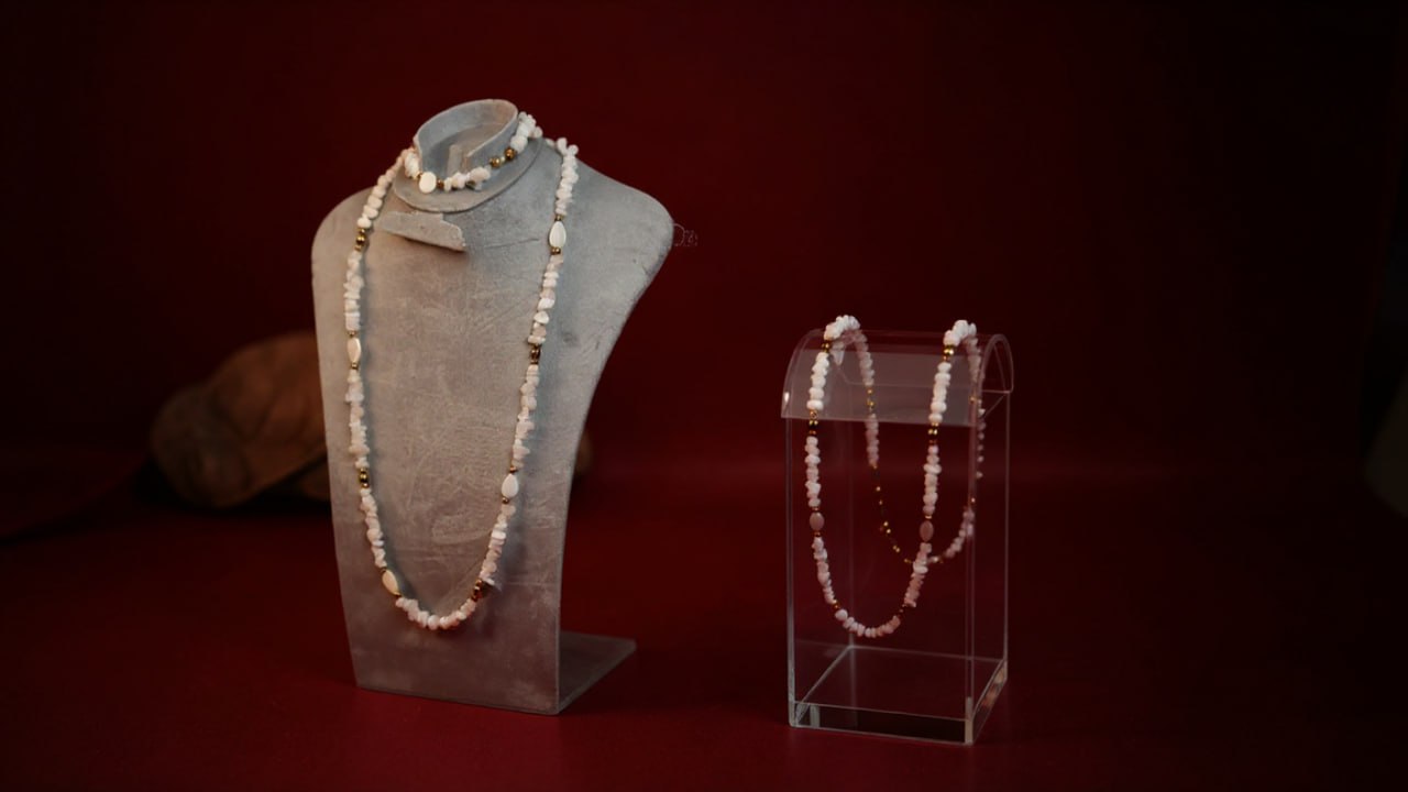 احجار كريمة هاندميد